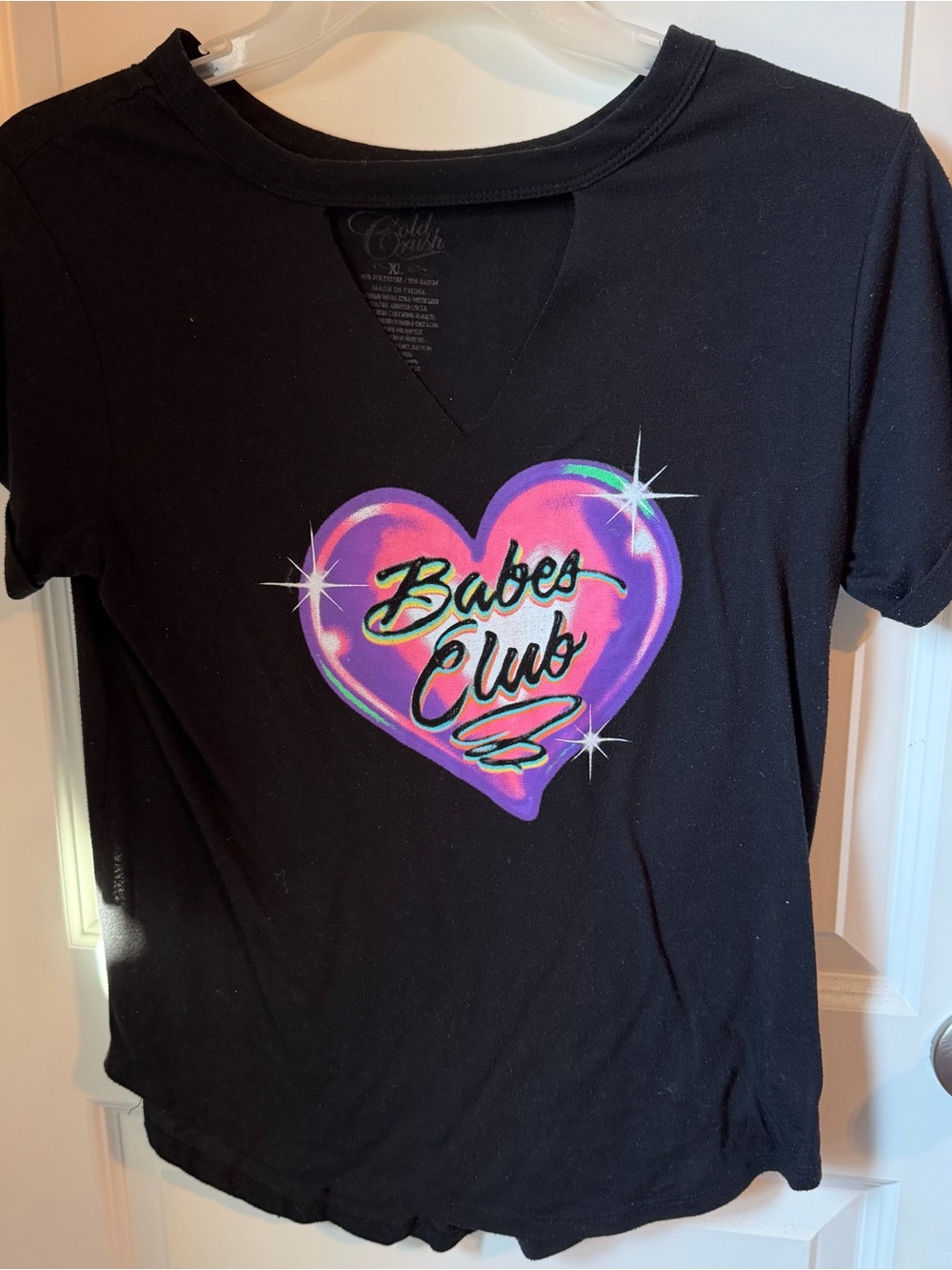 Babes Club Black Graphic juniors Tee - Heart Print